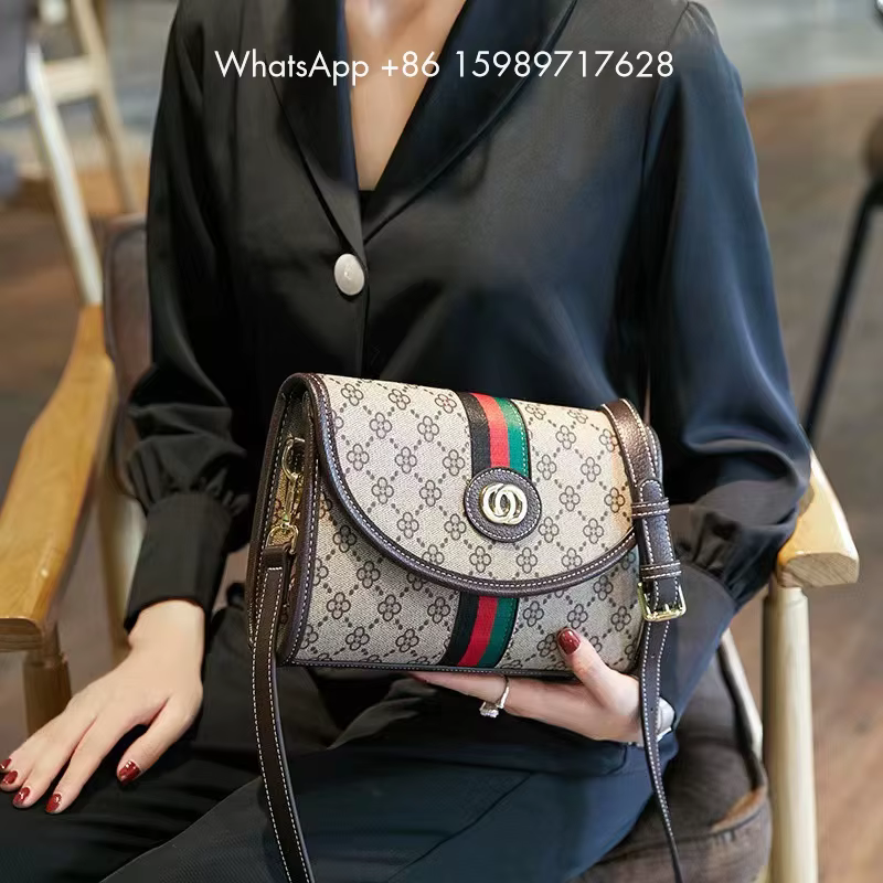 Aura Chic Crossbody
